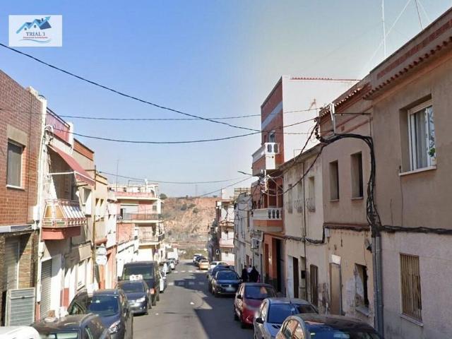 Piso en venta en calle Cartago, Sabadell, de 42 m² 3 habitaciones por 132.000