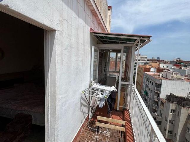 Piso en venta en calle Catalana, Hospitalet de Llobregat, L´, de 56 m² 3 habitaciones por 210.000