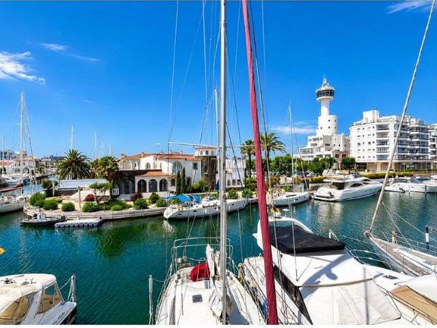 Piso en venta en calle Cavall de Mar, Castelló d´Empúries, de 84 m² 2 habitaciones por 449.000