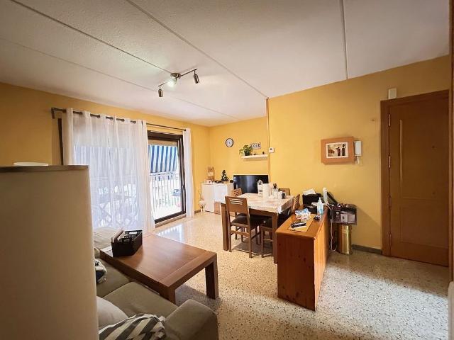 Piso en venta en calle CL Maresme, Cerdanyola del Vallès, de 85 m² 4 habitaciones por 252.000