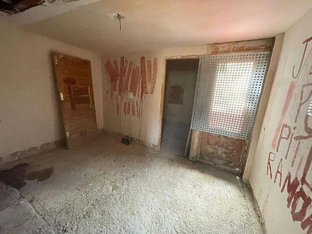 Piso en venta en calle CL Mendez Nuñez, Tortosa, de 24 m² 1 habitación por 9.500