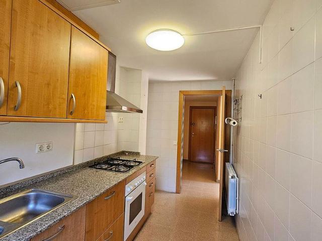 Piso en venta en calle CL Mig del, Cabacés, de 95 m² 3 habitaciones por 100.000