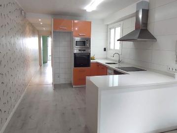 Piso en venta en calle CL Montseny del, Hospitalet de Llobregat, L´, de 73 m² 3 habitaciones por 295.000