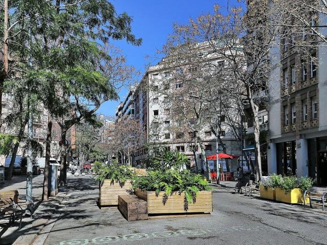Piso en venta en calle CL Biscaia, Barcelona, de 90 m² 4 habitaciones por 439.000