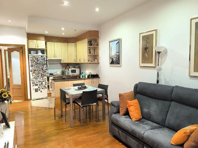 Piso en venta en calle CL Canonge Joncar del, Sabadell, de 60 m² 2 habitaciones por 238.000