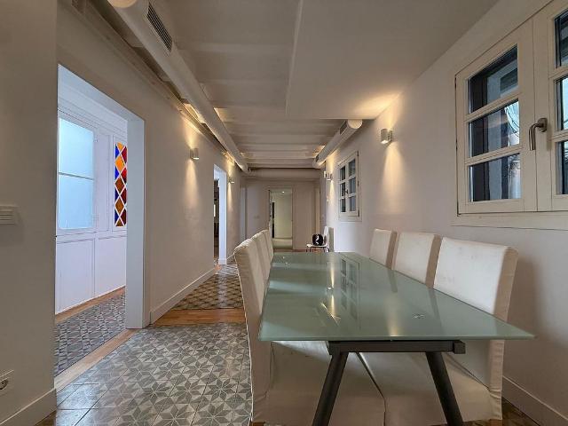 Piso en venta en calle CL Ciutat, Barcelona, de 194 m² 3 habitaciones por 699.000