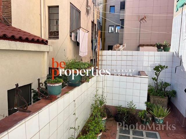 Piso en venta en calle CL Coll I Vehi, Barcelona, de 78 m² 3 habitaciones por 349.000