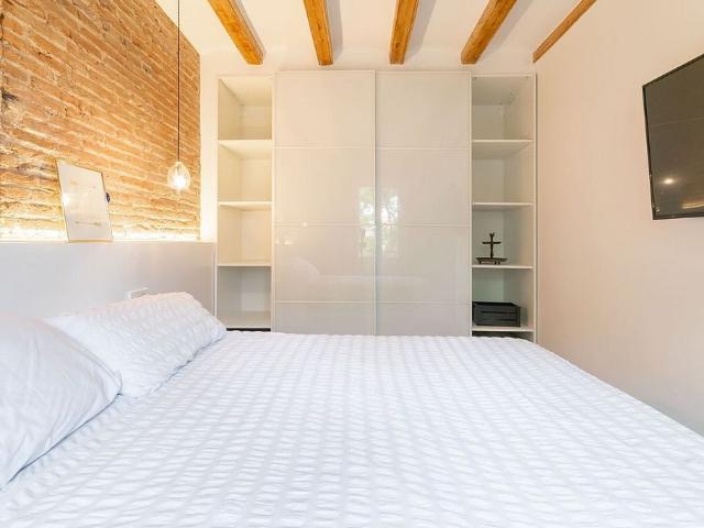 Piso en venta en calle CL Doctor Gine I Partagas, Barcelona, de 38 m² 1 habitación por 235.000