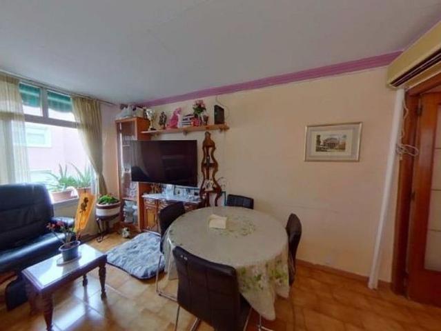 Piso en venta en calle CL Floridablanca de, Hospitalet de Llobregat, L´, de 77 m² 4 habitaciones por 191.400