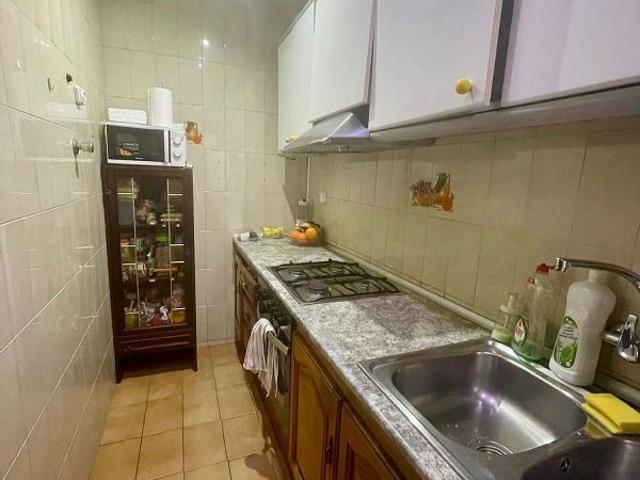 Piso en venta en calle CL Fontova, Barcelona, de 59 m² 3 habitaciones por 375.000