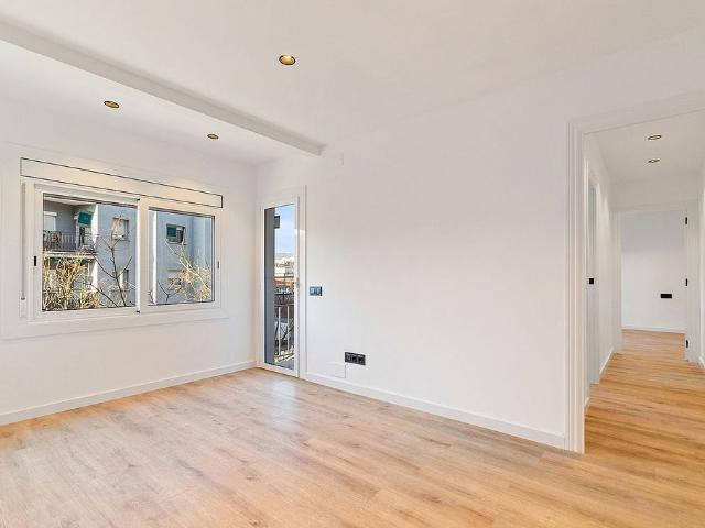 Piso en venta en calle CL General Moragues, Badalona, de 83 m² 3 habitaciones por 269.000