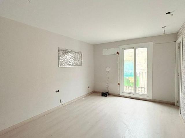 Piso en venta en calle CL Paloma, Barcelona, de 66 m² 3 habitaciones por 221.000
