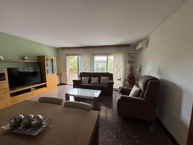 Piso en venta en calle CL Pla de L'ametlleradel, Terrassa, de 94 m² 4 habitaciones por 269.000