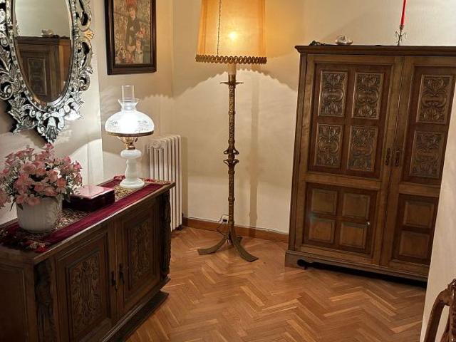 Piso en venta en calle CL Rocafort, Barcelona, de 64 m² 3 habitaciones por 380.000