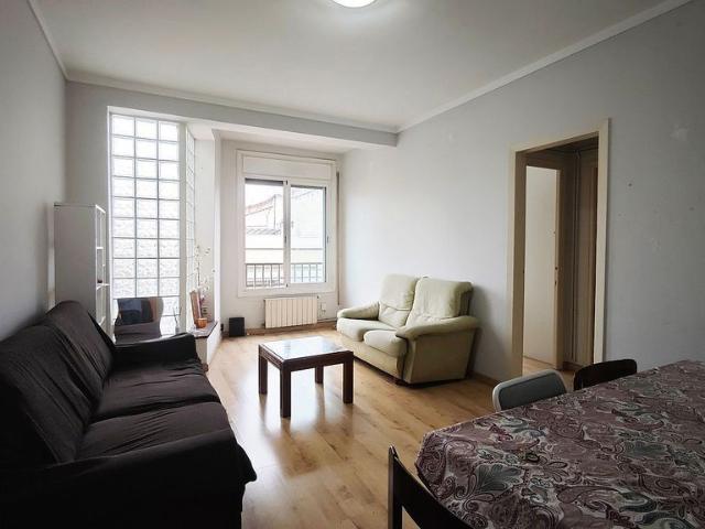 Piso en venta en calle CL Rocafort, Barcelona, de 84 m² 4 habitaciones por 458.000