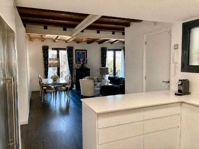 Piso en venta en calle Comte D'urgell, Barcelona, de 70 m² 2 habitaciones por 435.000