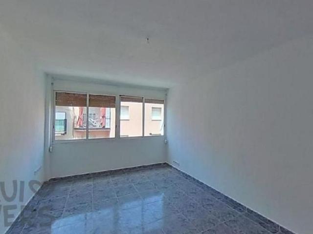 Piso en venta en calle Conca, Montcada i Reixac, de 63 m² 3 habitaciones por 93.630