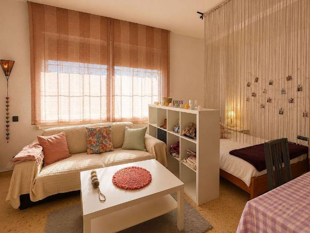 Piso en venta en calle D' Espiell, Barcelona, de 35 m² 1 habitación por 149.900