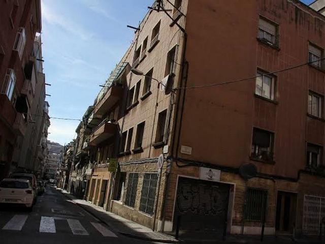 Piso en venta en calle D' Espiell, Barcelona, de 70 m² 3 habitaciones por 227.980