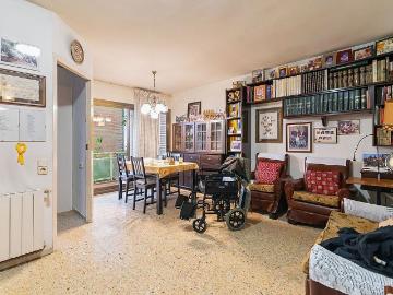 Piso en venta en calle D'aguilar, Barcelona, de 77 m² 4 habitaciones por 380.000