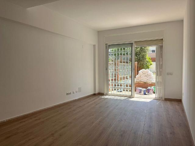 Piso en venta en calle D'agustina D'aragó, Sabadell, de 80 m² 3 habitaciones por 330.000