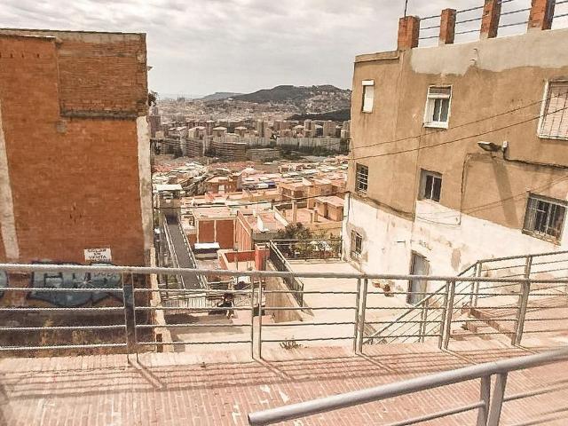 Piso en venta en calle D'alcàntara, Barcelona, de 38 m² 1 habitación por 110.100