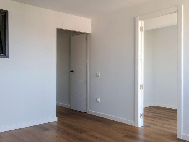 Ático en venta en calle D'alfons El Magnànim, Barcelona, de 54 m² 3 habitaciones por 319.900