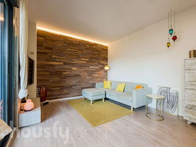 Piso en venta en calle De Pi i Margall, Badalona, de 107 m² 3 habitaciones por 449.990