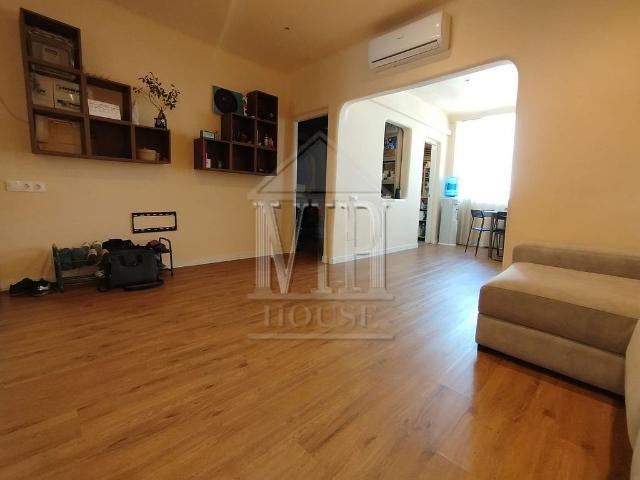 Piso en venta en calle D'alfons XII, Badalona, de 76 m² 3 habitaciones por 319.000