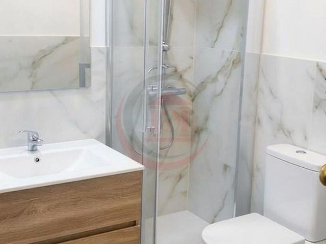 Piso en venta en calle D'àngel Guimerà, Badalona, de 40 m² 2 habitaciones por 85.000