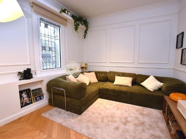 Piso en venta en calle D'angel Guimerà, Barcelona, de 60 m² 2 habitaciones por 560.000