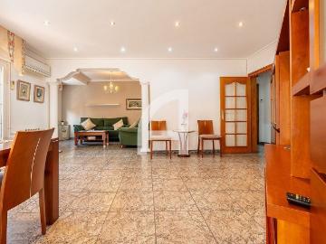 Piso en venta en calle D'àngel Guimerà, Sant Joan Despí, de 82 m² 3 habitaciones por 360.000