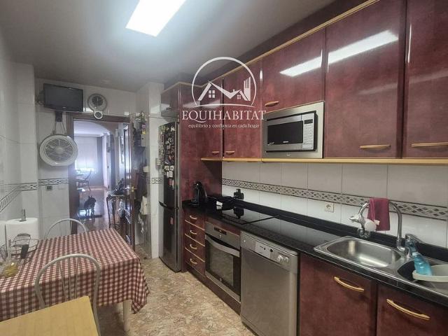 Piso en venta en calle D'anselm Charles, Lleida, de 90 m² 3 habitaciones por 225.000