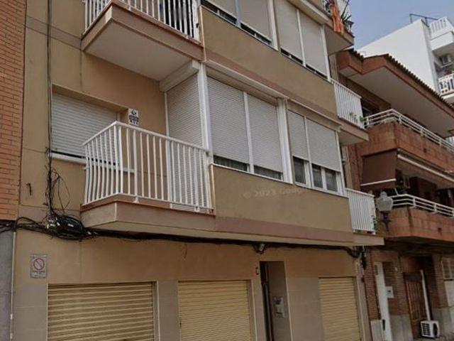 Piso en venta en calle D'anselm Clavé, Sant Boi de Llobregat, de 65 m² 2 habitaciones por 125.000