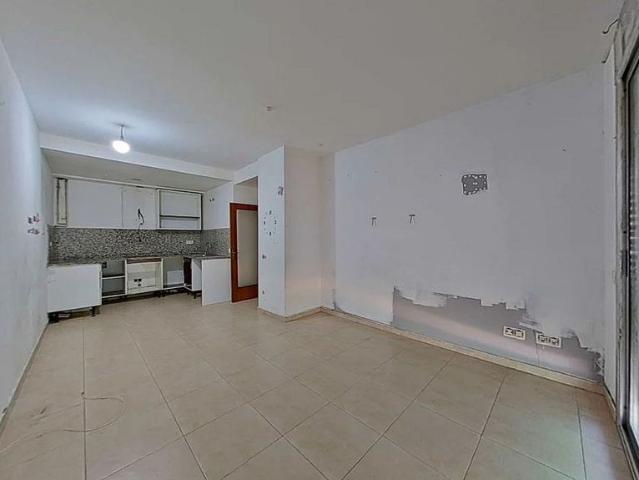 Piso en venta en calle D'antoni Cusidó, Sabadell, de 56 m² 1 habitación por 185.150