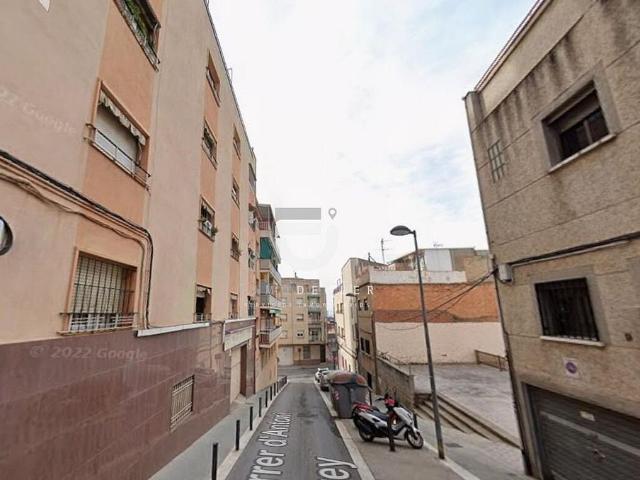 Piso en venta en calle D'antoni Botey, Badalona, de 69 m² 2 habitaciones por 77.000