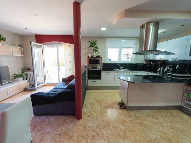 Piso en venta en calle D'antonio Machado, Vilanova del Camí, de 280 m² 4 habitaciones por 340.000