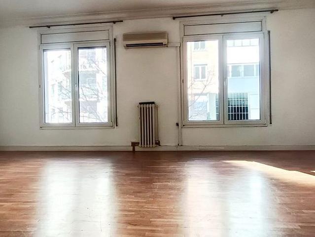 Piso en venta en calle D'aragó, Barcelona, de 100 m² 3 habitaciones por 475.000