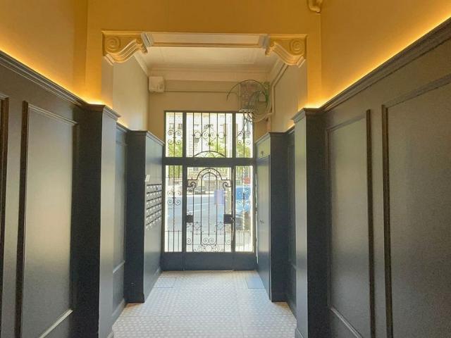 Piso en venta en calle D'aragó, Barcelona, de 42 m² 1 habitación por 269.000