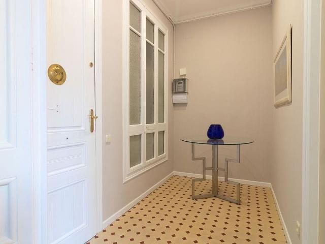 Piso en venta en calle D'aragó, Barcelona, de 77 m² 4 habitaciones por 475.000