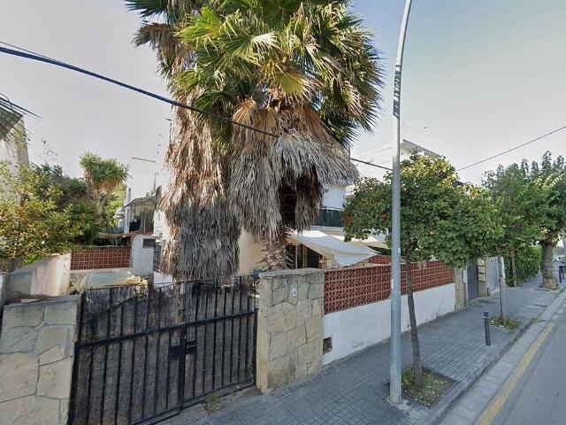 Piso en venta en calle D'aragó, Castelldefels, de 60 m² 3 habitaciones por 328.000