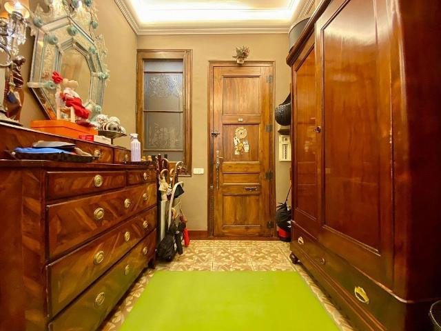 Piso en venta en calle D'aribau, Barcelona, de 130 m² 3 habitaciones por 710.000