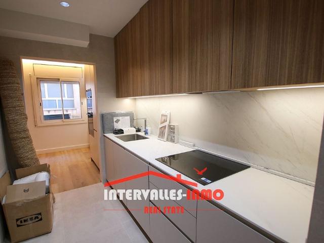 Piso en venta en calle D'atenes, Barcelona, de 100 m² 3 habitaciones por 750.000