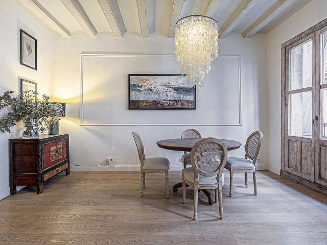 Piso en venta en calle D'avinyó, Barcelona, de 72 m² 1 habitación por 350.000
