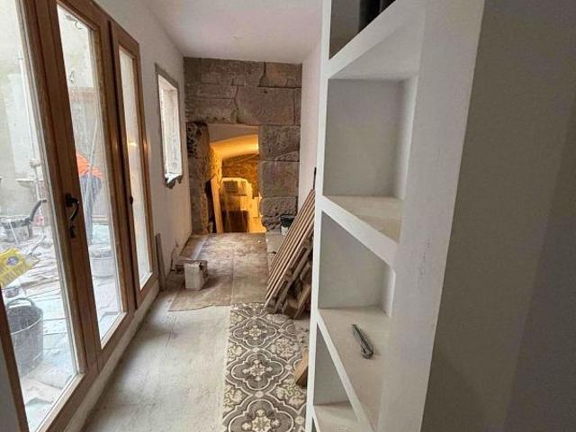 Piso en venta en calle D'avinyó, Barcelona, de 73 m² 3 habitaciones por 399.000