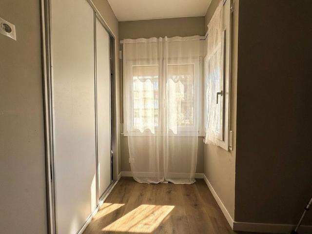 Piso en venta en calle De Muntaner, Barcelona, de 80 m² 4 habitaciones por 590.000