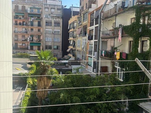 Piso en venta en calle De Muntaner, Barcelona, de 85 m² 4 habitaciones por 590.000