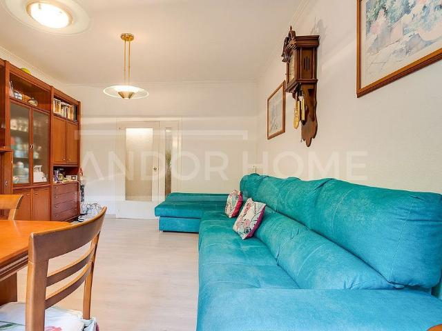 Piso en venta en calle De Muntaner, Barcelona, de 100 m² 3 habitaciones por 549.000