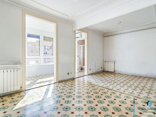 Piso en venta en calle De Muntaner, Barcelona, de 100 m² 3 habitaciones por 680.000