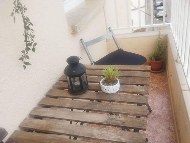 Piso en venta en calle De Magí Colet, Sabadell, de 60 m² 3 habitaciones por 143.000